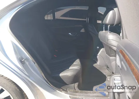 2019 Mercedes-Benz S 560 z USA, uszkodzony, nr VIN WDDUG8DB5KA476013